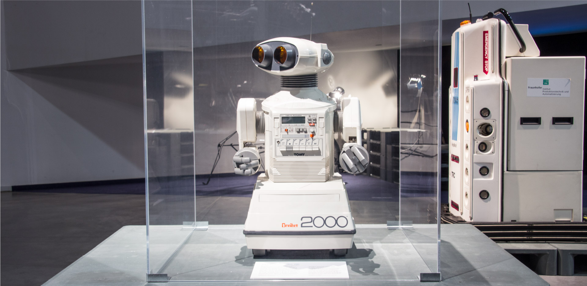 Diseño gráfico exposición Robots