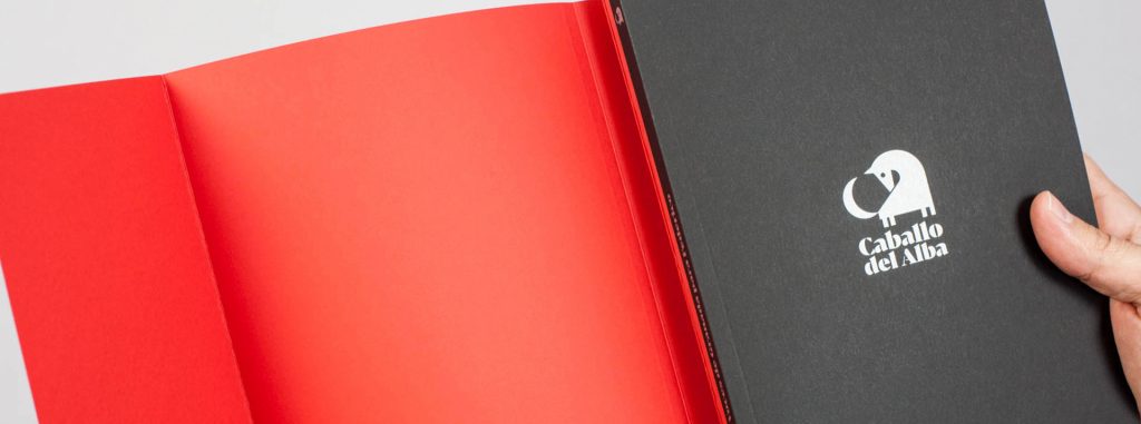 Diseño de portada y contraportada para Caballo del Alba