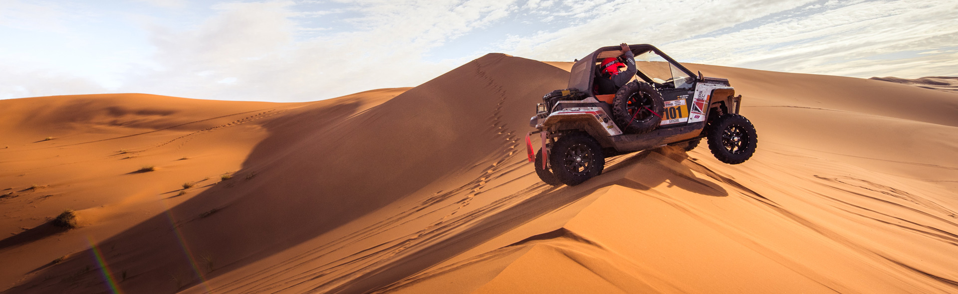 Coche de Misión Masari por el desierto